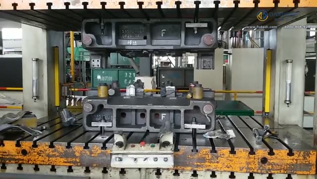 DQA 长距离安全光栅应用四柱大型液压机 视频封面